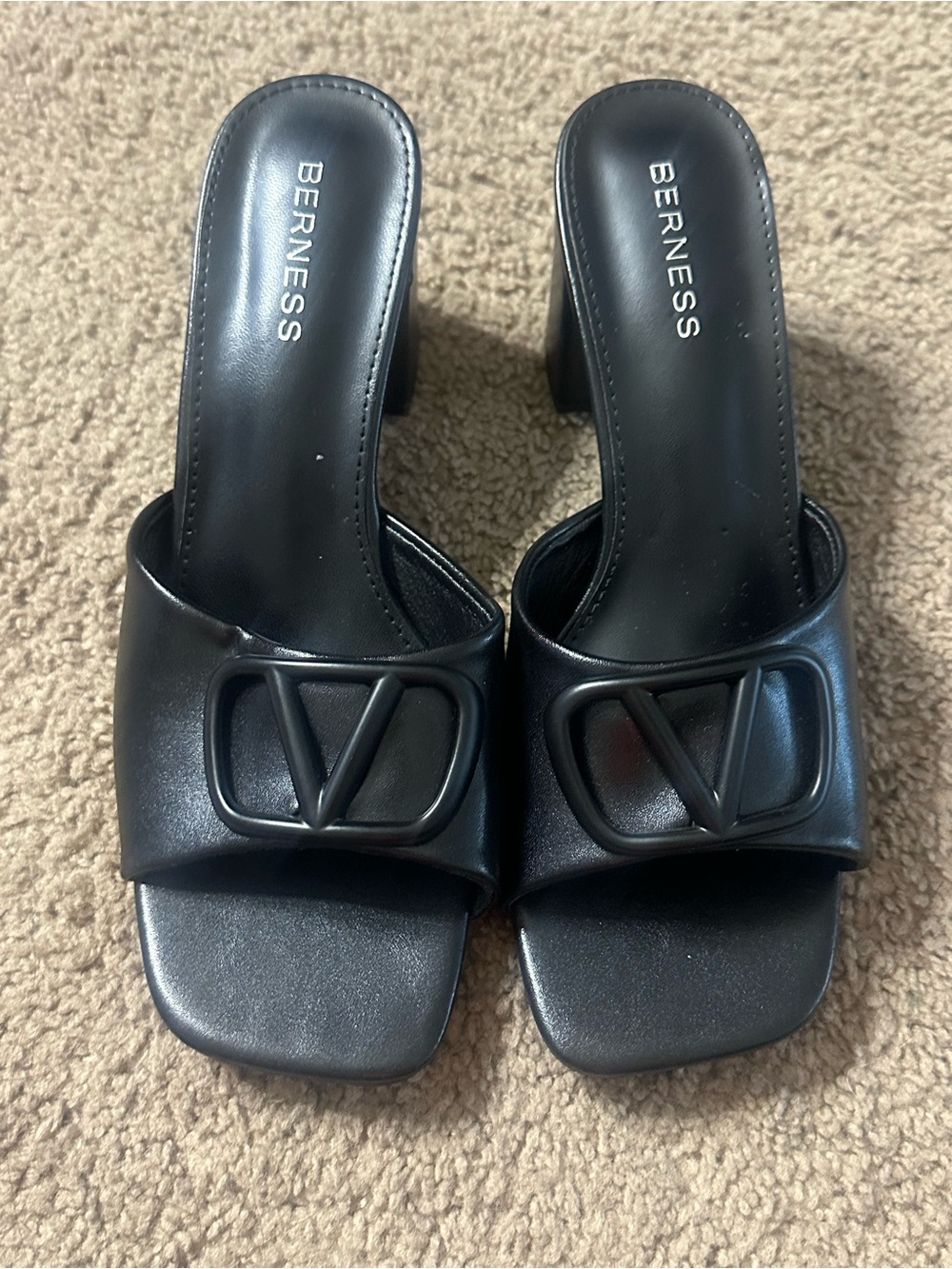 BERNESS Black Leather Slide Sandals with V Accent - Picture 5 of 5